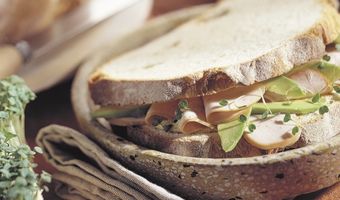 Sandwich gerookte kipfilet