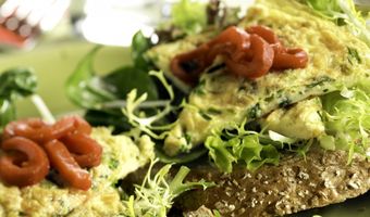 Sandwich met kruidenomelet