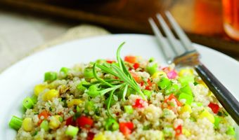 Quinoa met paprika en rozemarijn