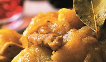 Curry met aardappelen en kip