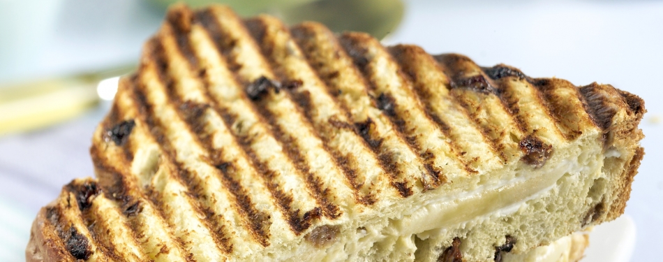 Tosti van rozijnenbrood