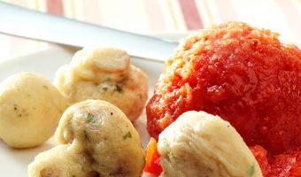 Gefrituurde champignons met tomatensorbet