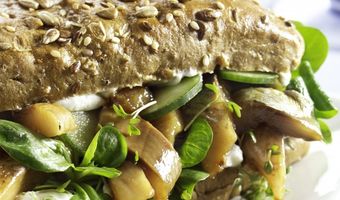 Broodje haring op Aziatische wijze