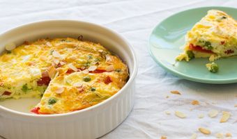 Fritatta met rode paprika’s, prei en feta 