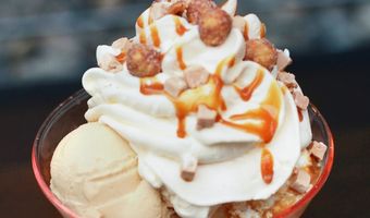 Cookie-karamelijs nut explosion