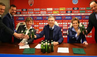 Grolsch/De Klok Dranken en De Graafschap tekenen overeenkomst