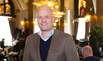 Download de nieuwe Hospitality Management