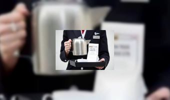 Kop thee op grote hoogte