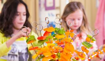 Vijf tips om kinderen groenten te laten eten