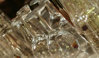 Nieuw Grand Café in voormalig bankgebouw Weesp