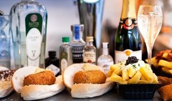 Hippe Rotterdamse snackbar viert verjaardag