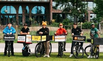 Het is de dag van de maaltijdbezorger!