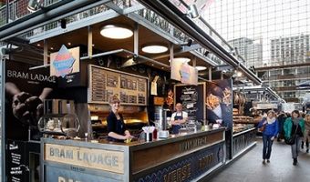 Frietkoning verkoopt merchandise ter ere van 50-jarig bestaan