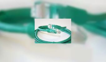 Gast in hotel wil contact met thuisfront