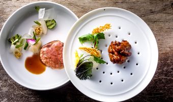 Sterrenchefs geven gerechten prijs in kookboek voor voedselbank