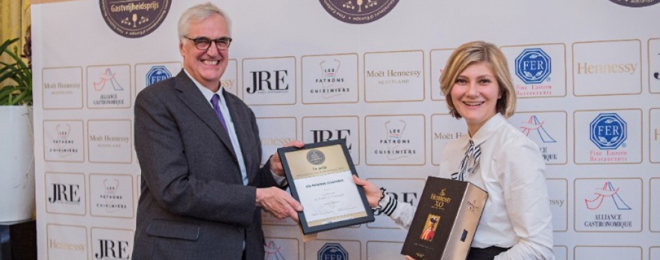 Liz Barents (21) van Restaurant la Provence wint Nationale Hennessy Gastvrijheidsprijs
