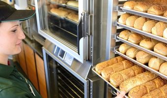 Subway viert World Sandwich Day met actie voor voedselbank