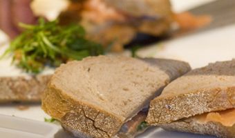 Hardlopend bezorgen voor het goede doel