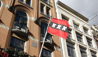 Amsterdam en Booking.com pakken samen illegale vakantieverhuur aan