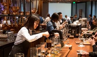 Grootste Starbucks ter wereld geopend in Shanghai