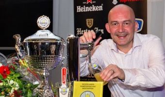 Frank Bruin van De Noot Horeca in Wijk aan Zee is de beste biertapper van Nederland