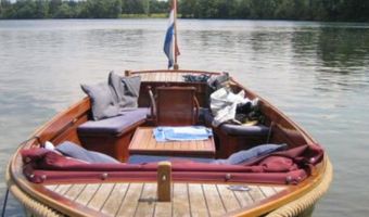 Rechter stelt Amsterdamse woonbootverhuurders in het gelijk