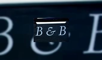 Aflevering vijf van Bed & Breakfast: boottochtje