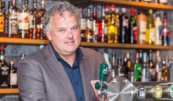 Oproep KHN aan gemeenten en Tweede Kamer: stop oneerlijke concurrentie horeca