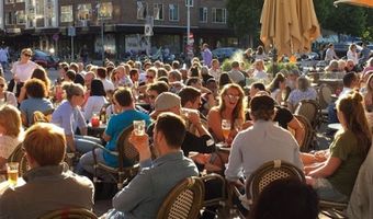 Café Van Zanten trakteert gasten op Rokjesdag