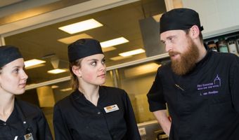 Video: Hotel & F&B: Leerhotel Het Klooster Amersfoort