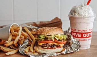 Five Guys opent in Almere Centrum