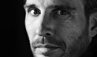 Debat over commissies met mede-oprichter Booking.com