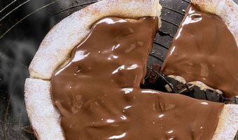 Lekker of smerig? Domino’s komt met chocolade pizza