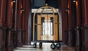 Hotelreceptioniste mag niet ontslagen worden na fout