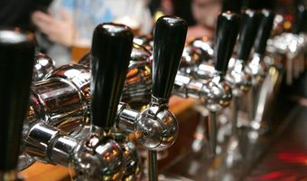 Zorgt de slechte gerstoogst voor duurder bier?