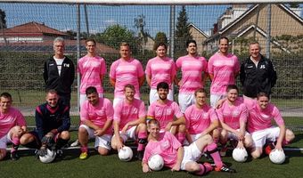 Amersfoorts voetbalteam gesponsord door homovriendelijk café
