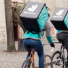 Deliveroo wil nu al voldoen aan wetgeving handheld telefoongebruik