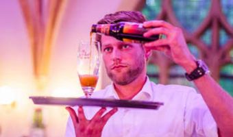 Sander Meeter tapt de mooiste bieren van Noord-Nederland