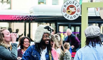 Wildvreemden delen een bagel