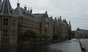 Viersterrenhotel in voormalig kantoor ABN AMRO Den Haag