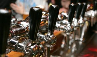 Jongeren kunnen probleemloos bier drinken in Enschede