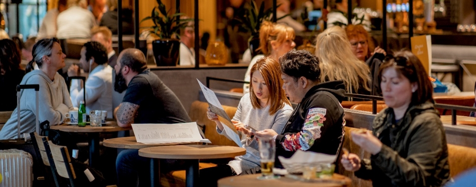 Heropening Grand Café Plaza op Schiphol