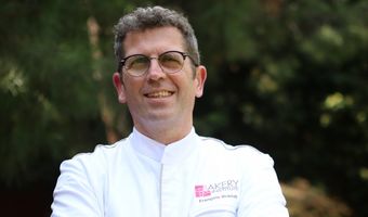 Voormalig wereldkampioen broodbakken luidt noodklok: "Brood verdient meer"