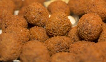 Onderzoek: organisatie van borrel daalt in achting als eten niet goed is