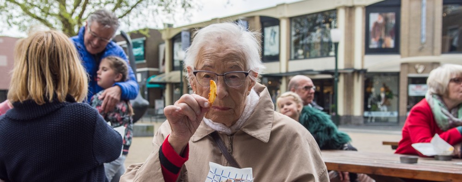 Bram Ladage zet ouderen opnieuw in het zonnetje