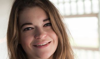 Sigaretten op het terras gaan in rook op