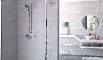 Te veel spatwater of te koud in de inloopdouche?