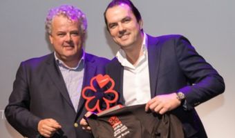 Peter Bruins van de Bokkedoorns eerste winnaar van Michelin-award voor uitmuntend gastheerschap