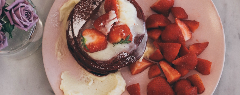 Frenchie Café: All day brunch en red velvet pancakes