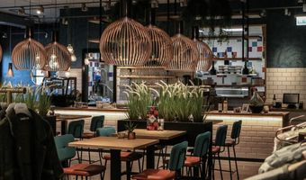 Op reportage: hier kan je lunchen in de kledingwinkel